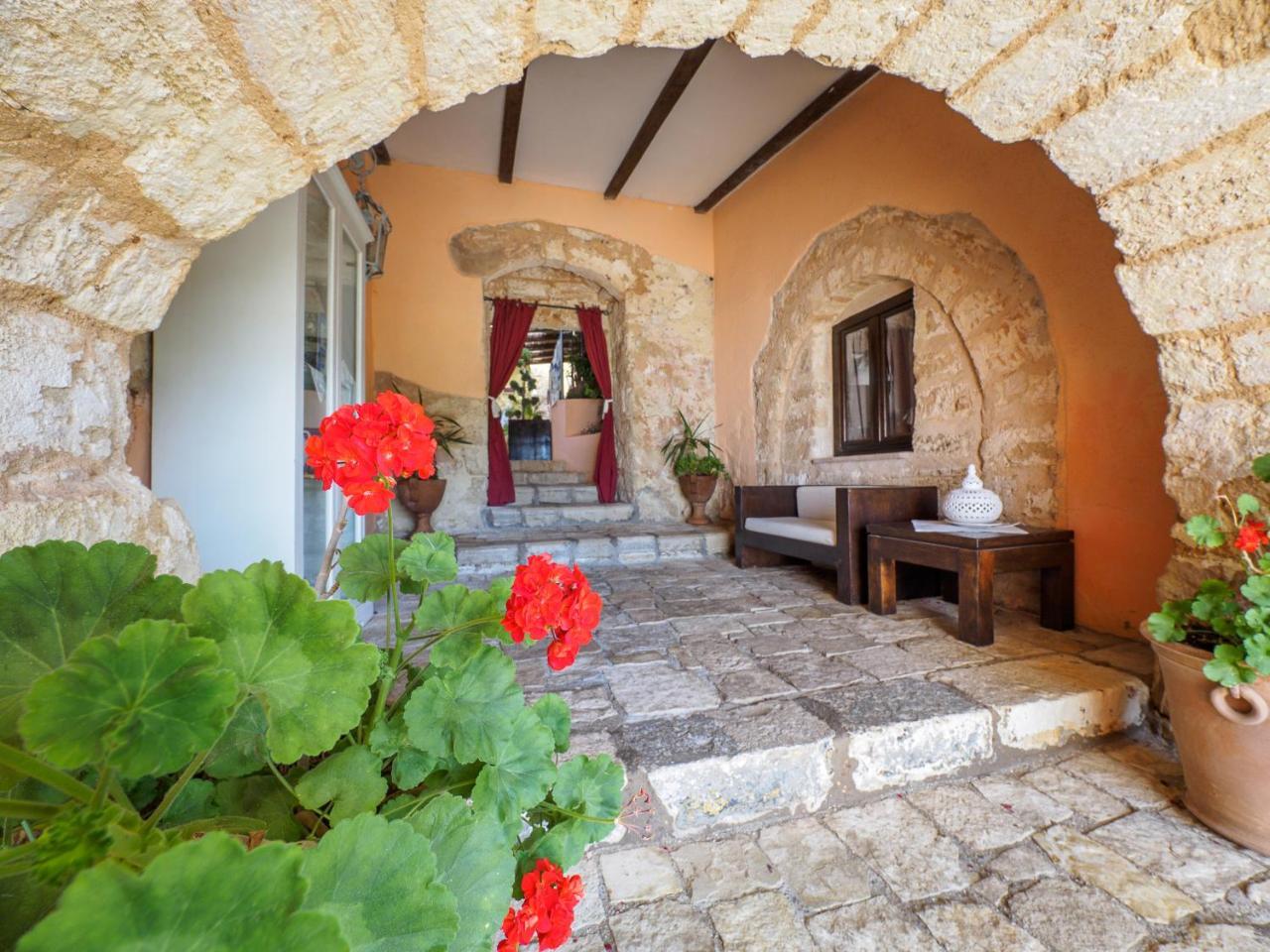 Antica Masseria Rottacapozza Hotel 4*
